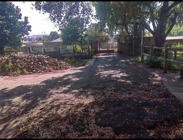 4 BEDROOM HOUSE FOR SALE IN PRETORIA WEST